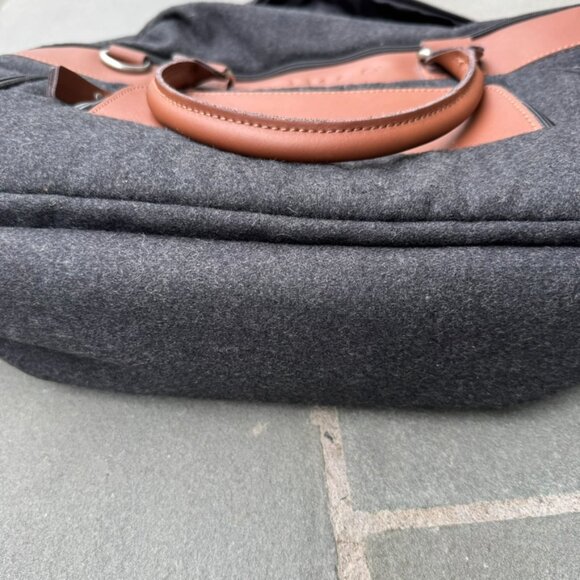 Urban Edge Wool & Leather Weekender Bag - Picture 4 of 11